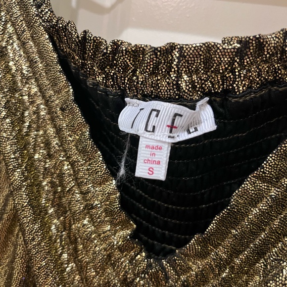 Gold Sparkle Smocked Waist Shorts Size Small - Picture 4 of 4